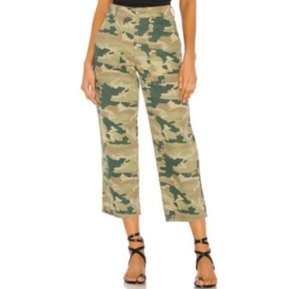 Free People Pants - We The Free Remy Camo Crop Pants in Moss
